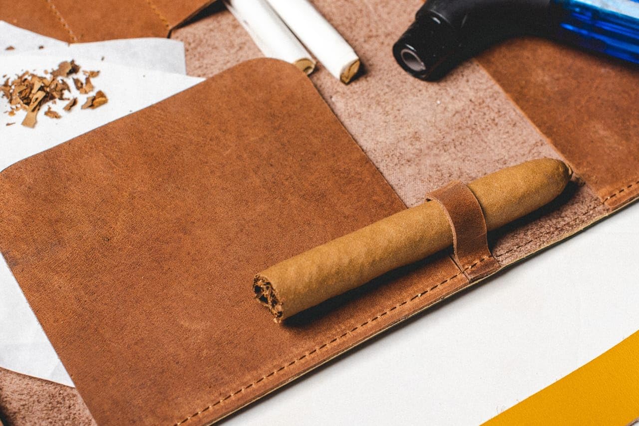 Luxurious Leather Tobacco Smoking Pipe Pouch Bag Organizer Case with Rolling pad.