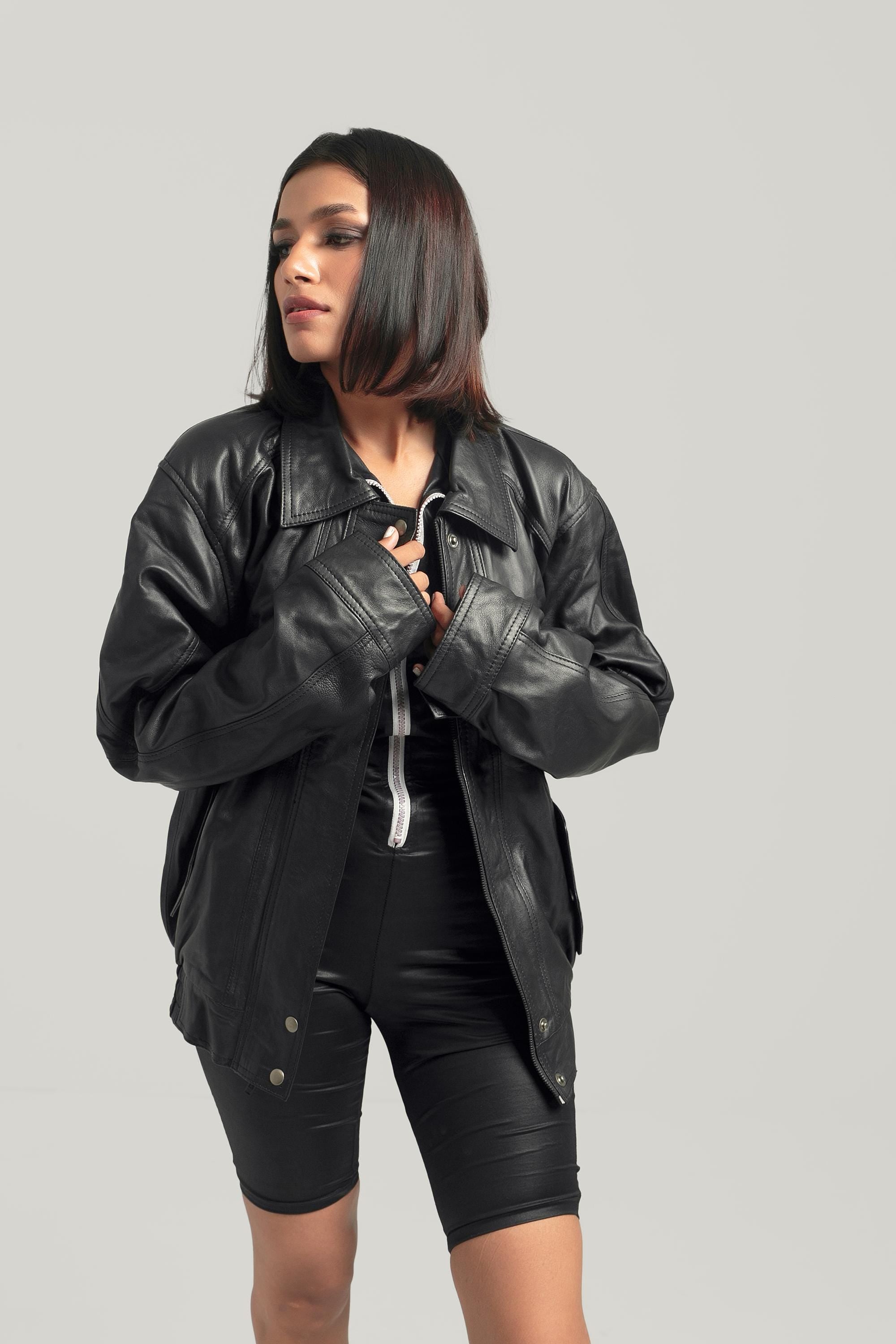 Oversized Black Leather Biker Jacket: 80s-90s Retro Bomber